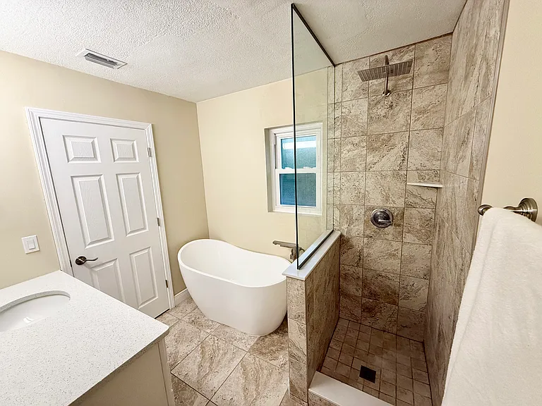 5870 N Courtenay Pkwy — Photo 14