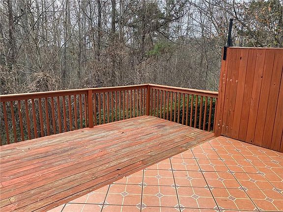 5th image of 2807 Valley Green Dr