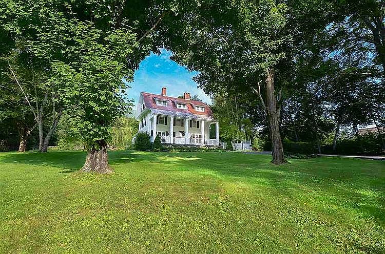 2nd image of 731 West Rd