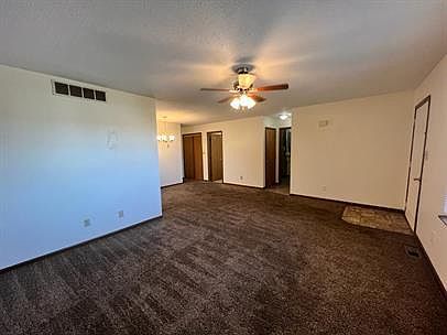 5th image of 475 Oxford Dr #A