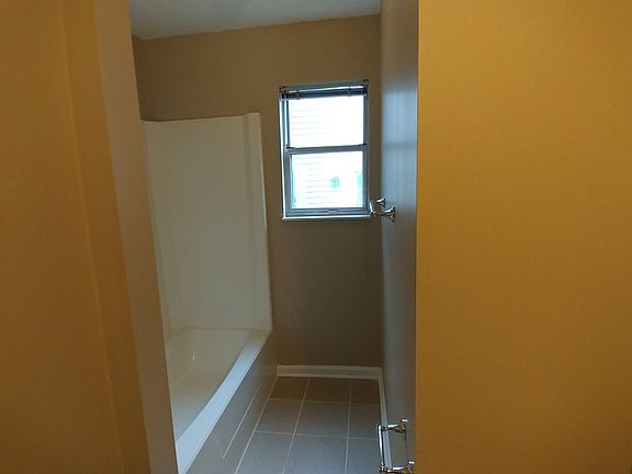5th image of 7613 Chatham Cir