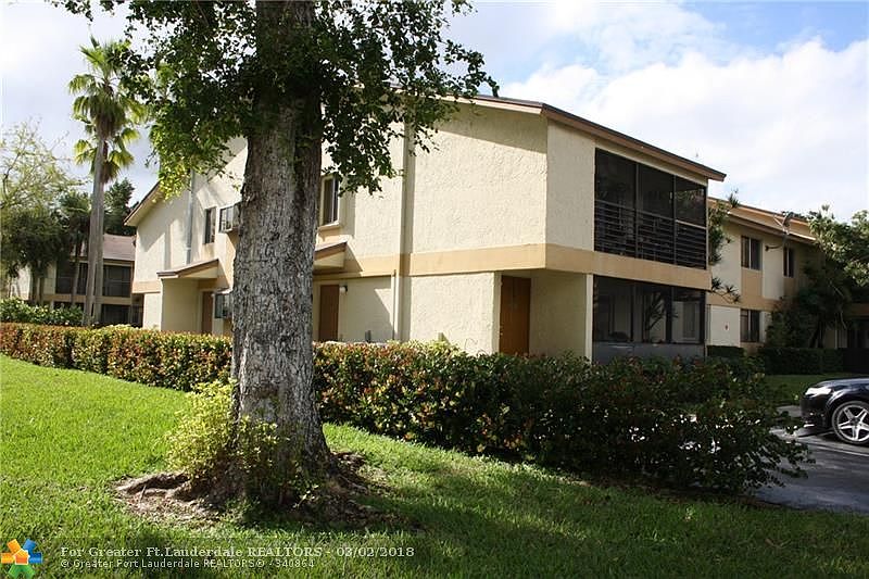 1st image of 610 Gardens Dr APT 101