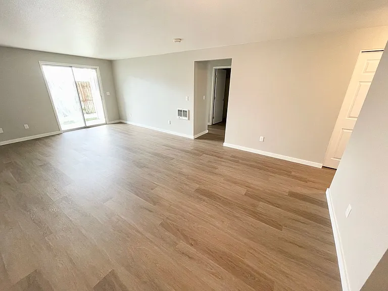 Driscoll Ln. 4-Plex — Photo 8