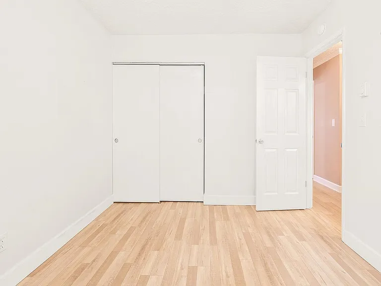 1015 SW Bertha Blvd #5 — Photo 12
