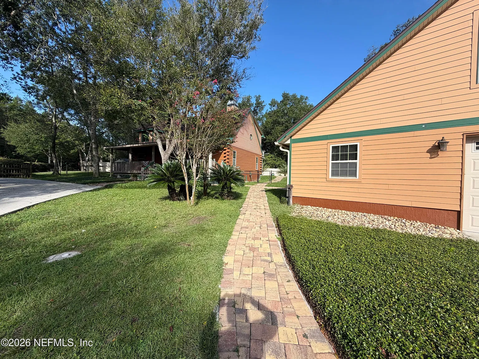 3 bed, 2.0 bath, 2030 sqft, $4,000 — Photo 3