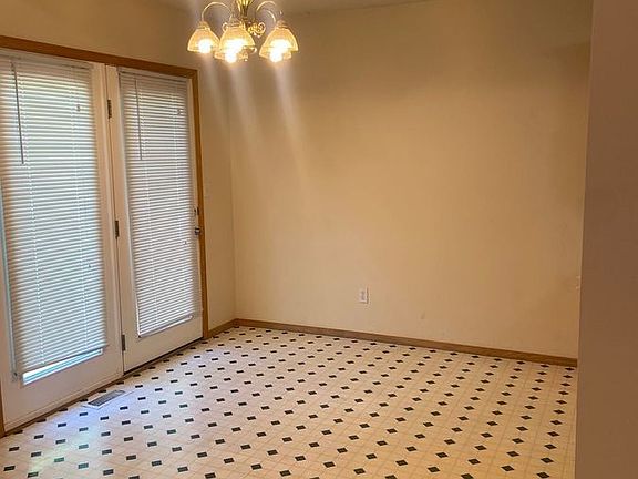 4th image of 21309 E 51st St S