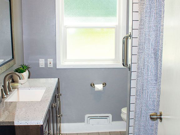 5th image of 10410 NE Fargo St #C