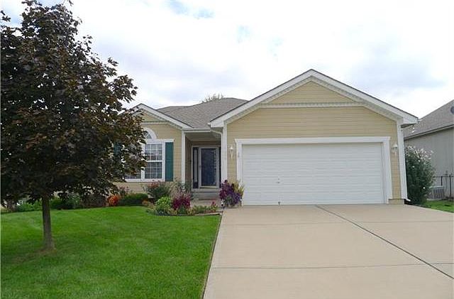 1st image of 1233 SE Rosehill Dr