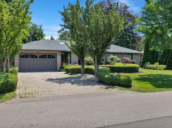 5 Blair Athol Cres, Toronto, ON M9A 1X6