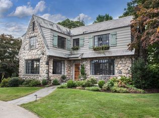 9 Colonial Ct, New Canaan, CT 06840
