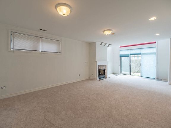 5th image of 4068 S Lake Park Ave #1