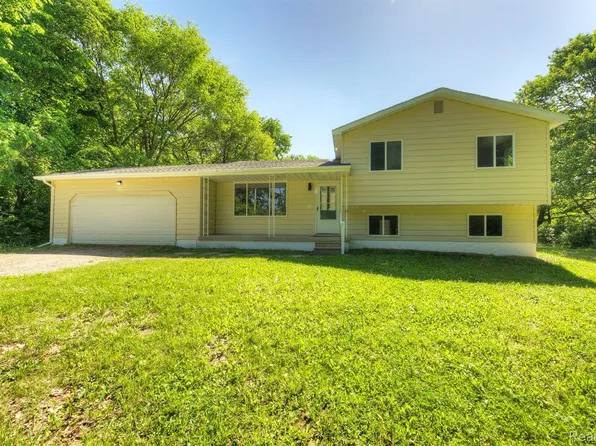 9600 Oakhurst Rd, Holly, MI 48442