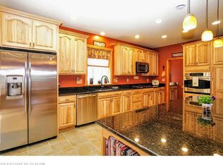 60 Small Pond Rd, Gorham, ME 04038