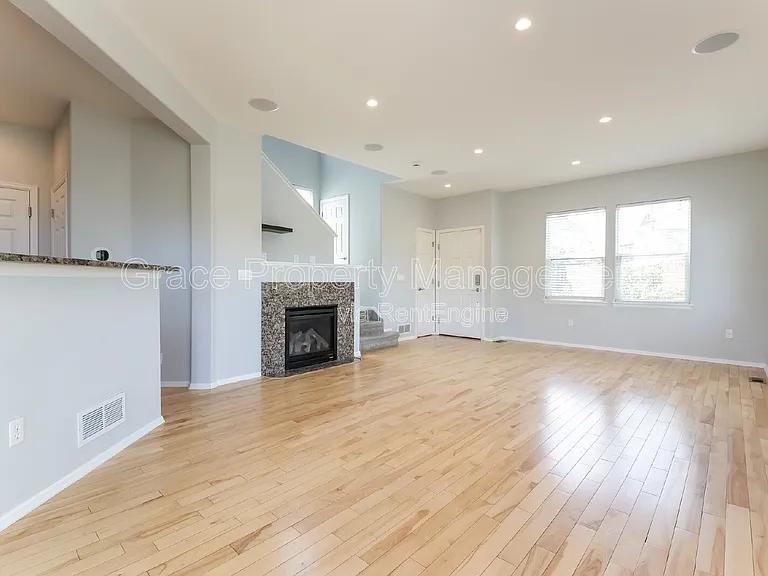 1969 Fairway Pointe Dr — Photo 32