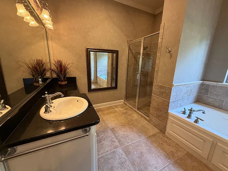 1073 Waters Edge Cir — Photo 11