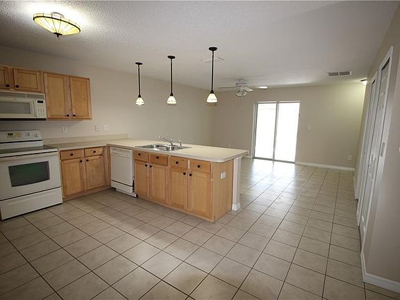 4th image of 13948 Jacobson Dr