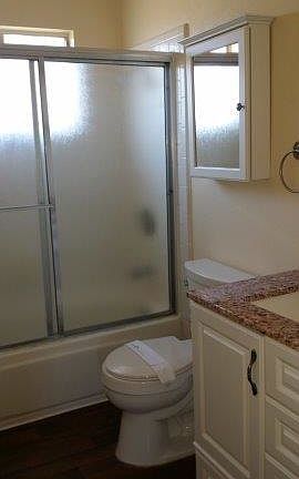 4th image of 584 11th St APT I