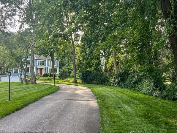 155 Old Spring St, Lexington, MA 02421