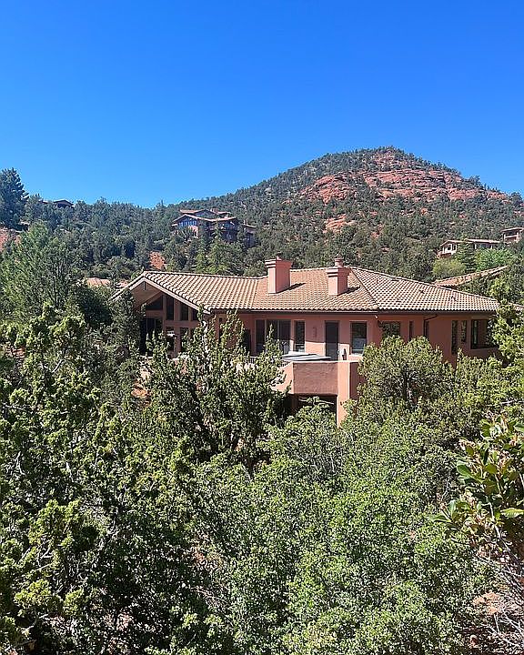 1st image of 306 Les Springs Dr