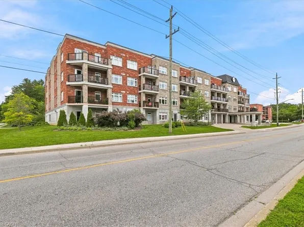 245 Scotland St #207, Centre Wellington, ON N1M 0B5