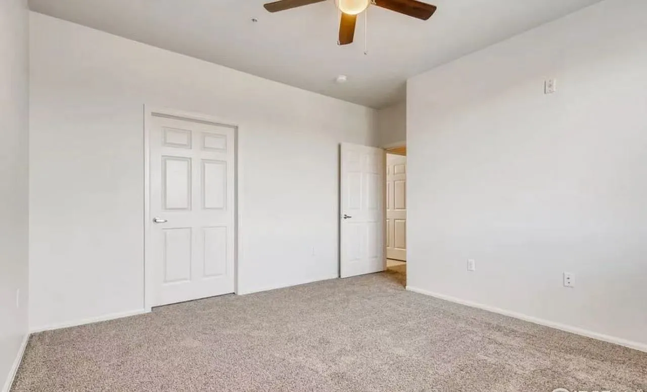 2 bed, 974 sqft, $1,680 — Photo 4