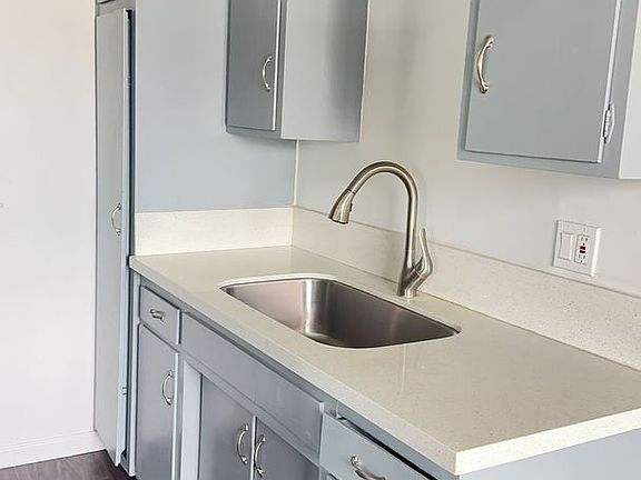 5th image of 1440 Robinson Ave APT 8