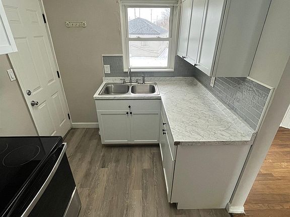 3rd image of 1660 Saint Joe Blvd
