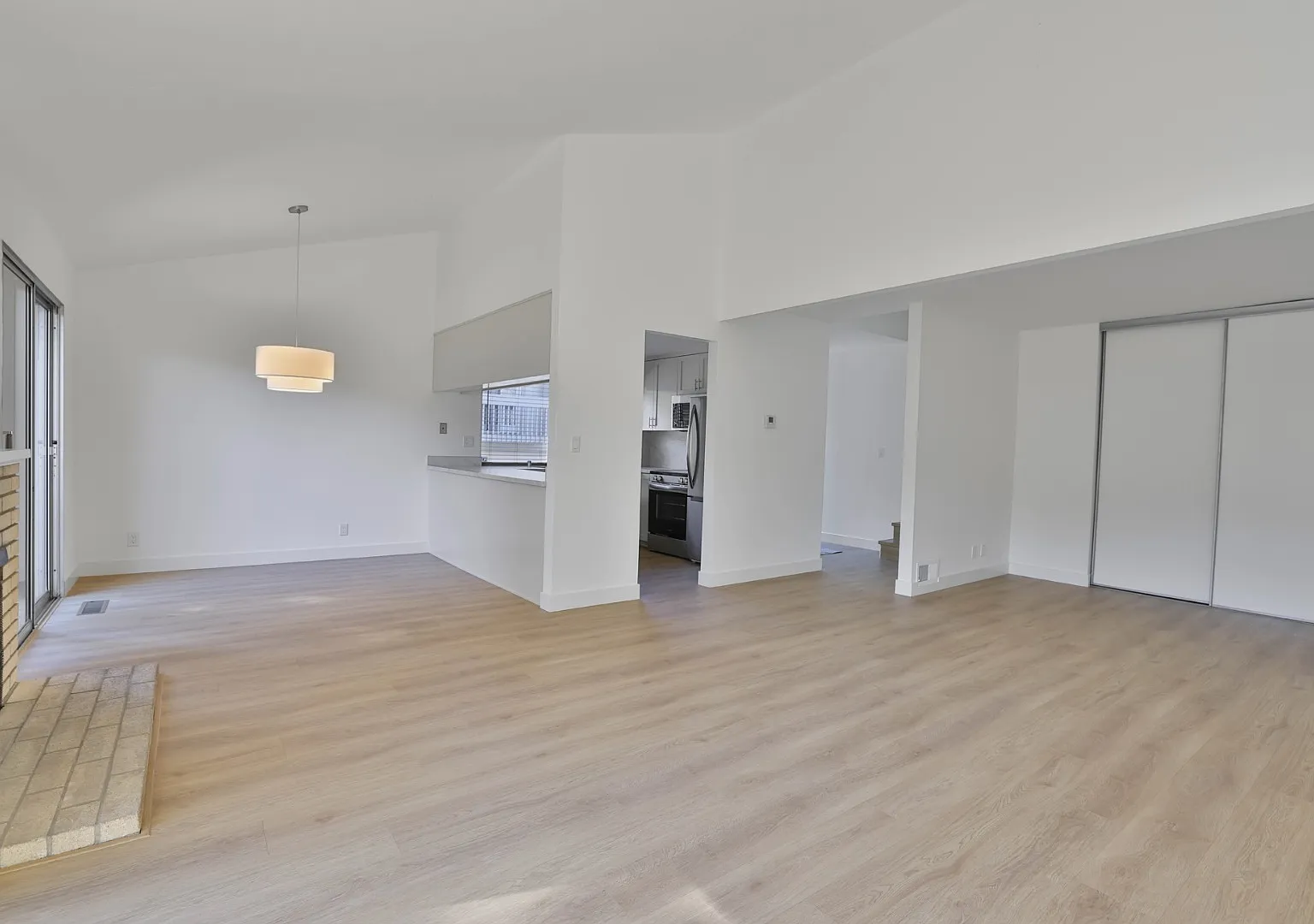 Newly renovated townhome in Cupertino with top schools and great amenities — Photo 4