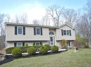8 Cortez Ln, Montgomery, NY 12549