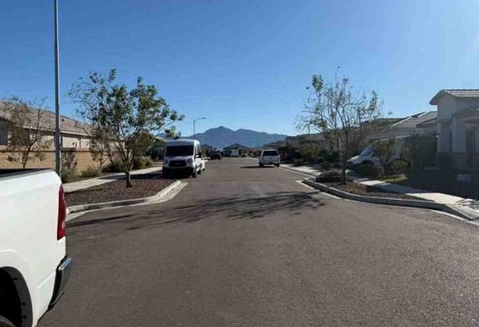 Exterior Neighborhood (street photo)