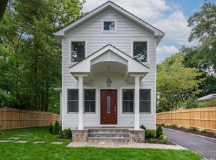 27 Underhill Ave, Locust Valley, NY 11560