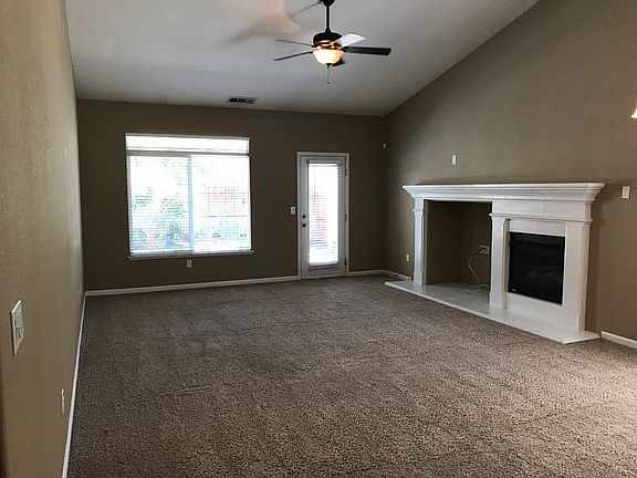 3rd image of 305 Flowers Ct