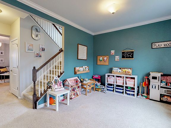 3rd image of 2621 Cortlandt Ct