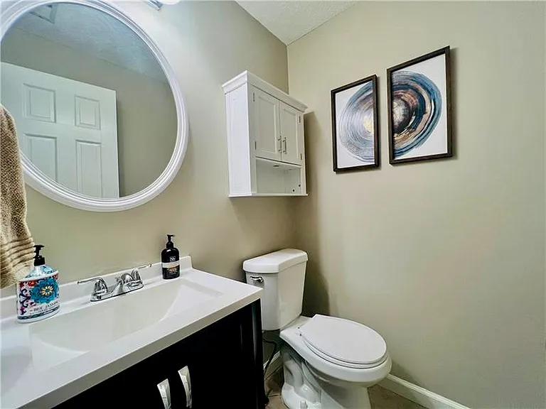 26 Monmouth Dr — Photo 9
