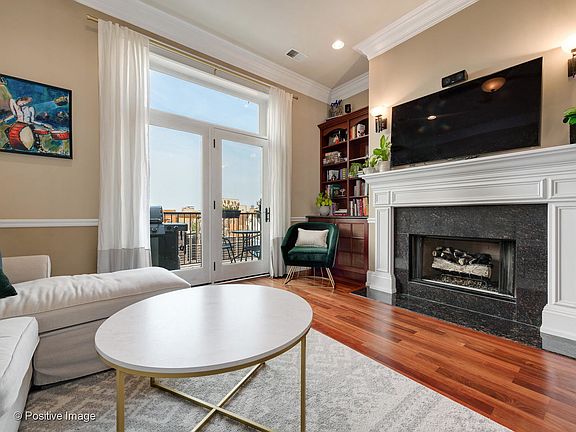 3rd image of 2401 N Janssen Ave APT 406