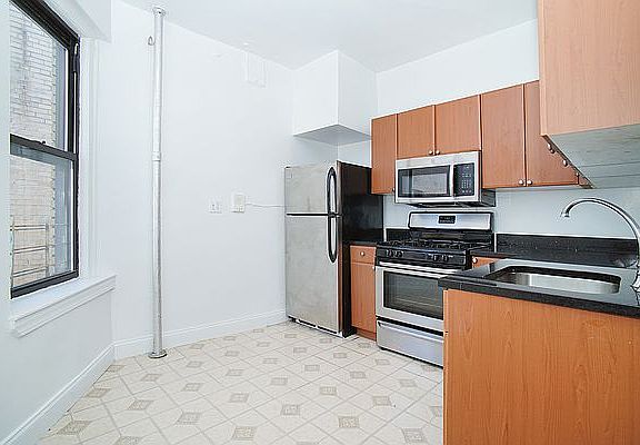 5th image of 370 Fort Washington Ave APT 611