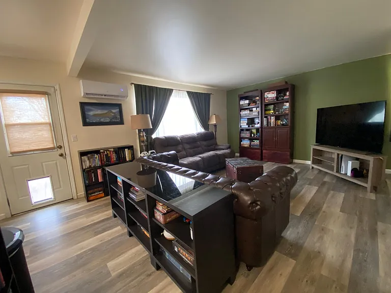917 Evergreen Ln — Photo 3