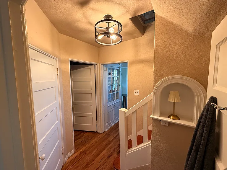 700 E Crosby Ave — Photo 8