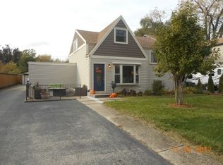 126 N Ahrens Ave, Lombard, IL 60148