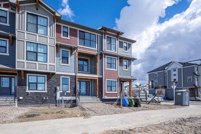 1st image of 354 Alpine Ave SW