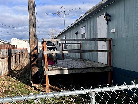 2nd image of 605 Montana St