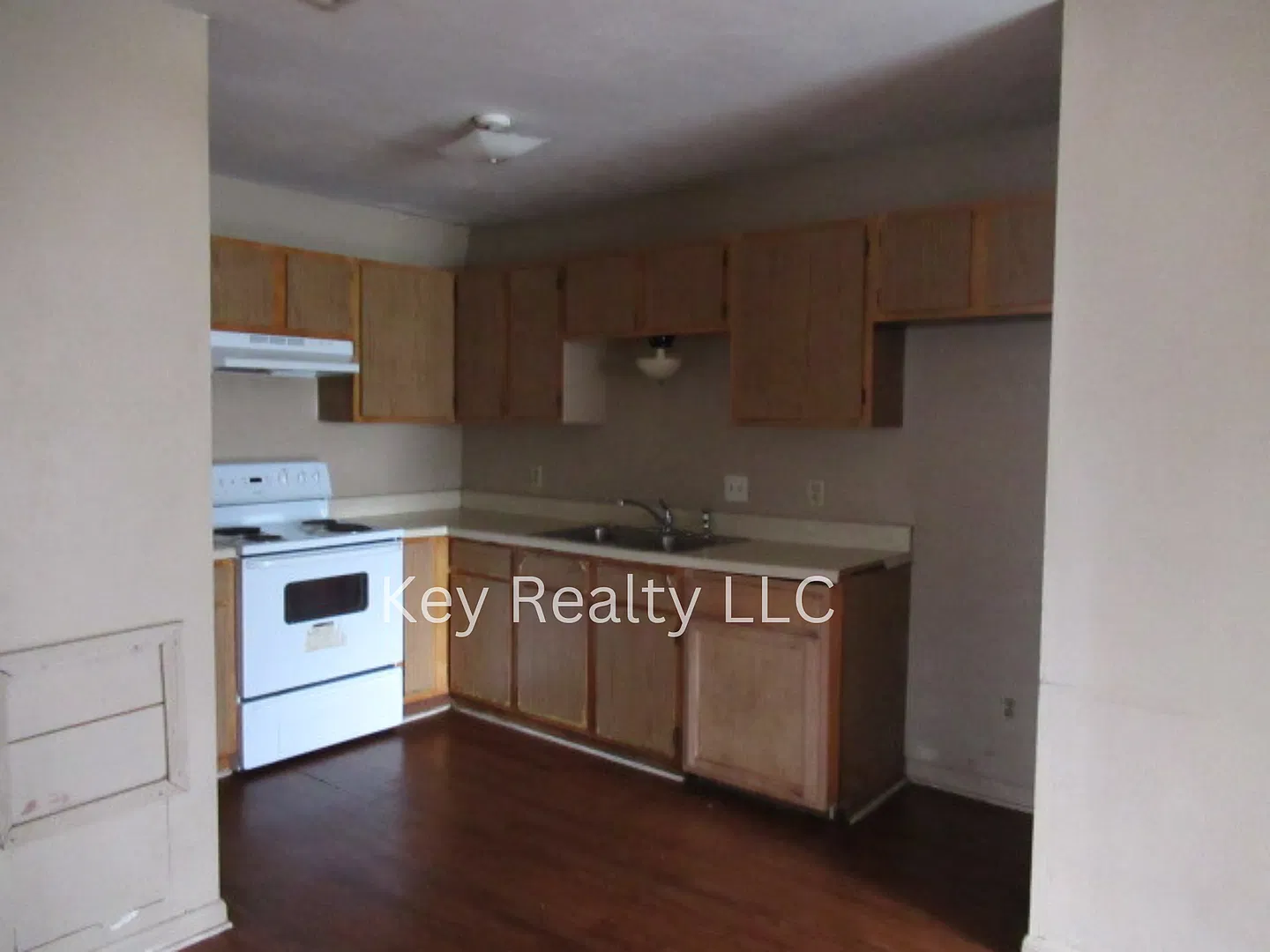 214 - C Lee St. - Pineville, on the corner of Sanders and Lee, Upstairs unit — Photo 3