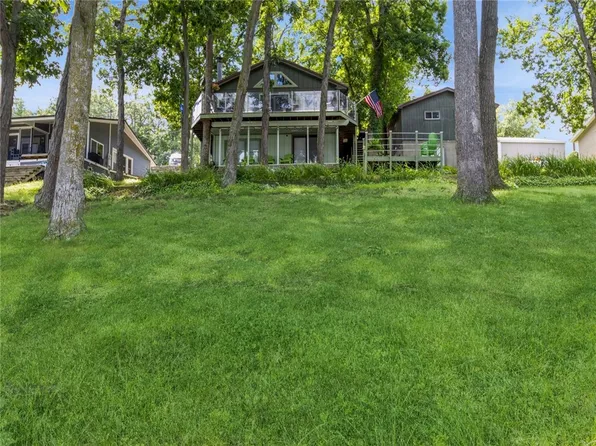 161 Cottage Ln, Montezuma, IA 50171