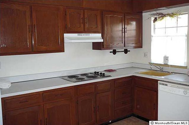 2nd image of 986 Aberdeen Drive #A