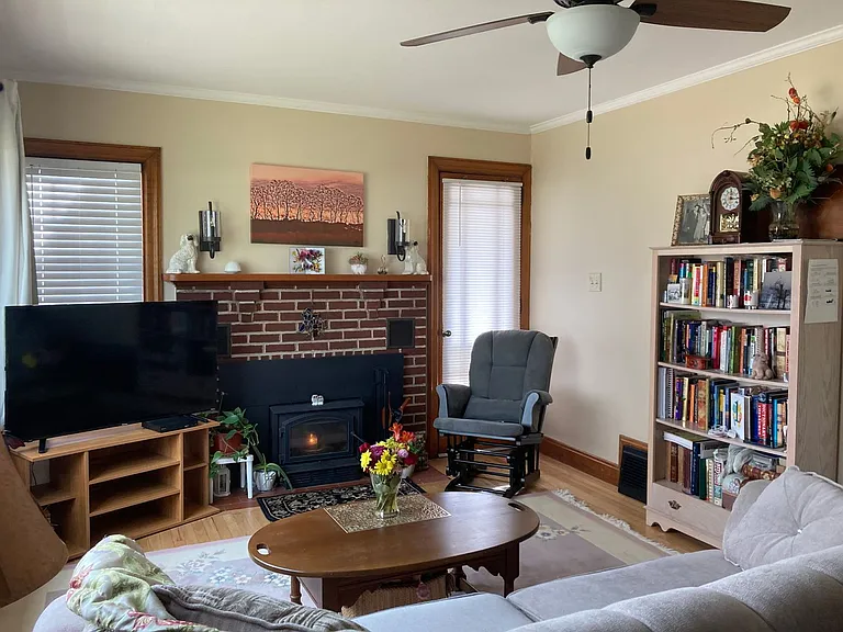 18 Meeting House Spring Rd — Photo 3