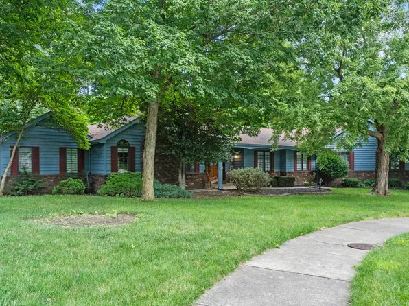 8318 Timberwood Ct, Fort Wayne, IN 46825