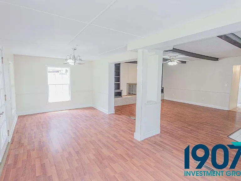 9212 S McKinley Ave — Photo 8