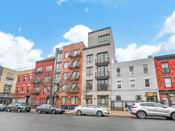 89 Montrose Avenue image 10 of 10