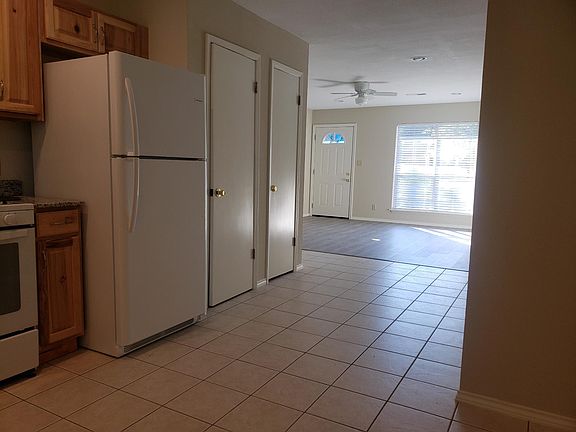 3rd image of 14411 S College St
