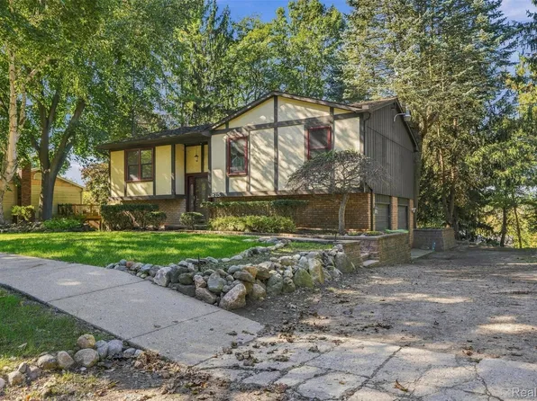 815 Union St, Milford, MI 48381